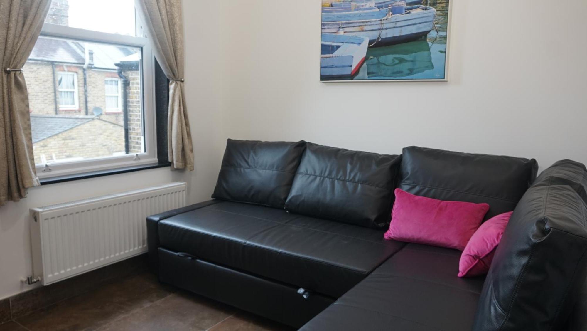 Beautiful London Home Sleeps 6, 2 Minutes To Metro 외부 사진