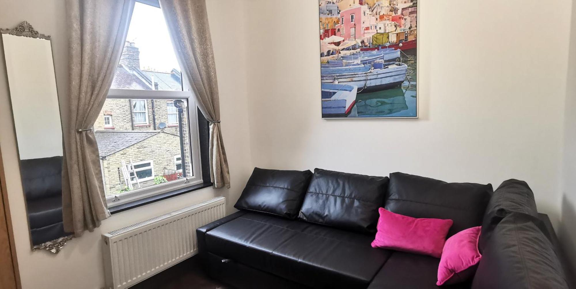 Beautiful London Home Sleeps 6, 2 Minutes To Metro 외부 사진