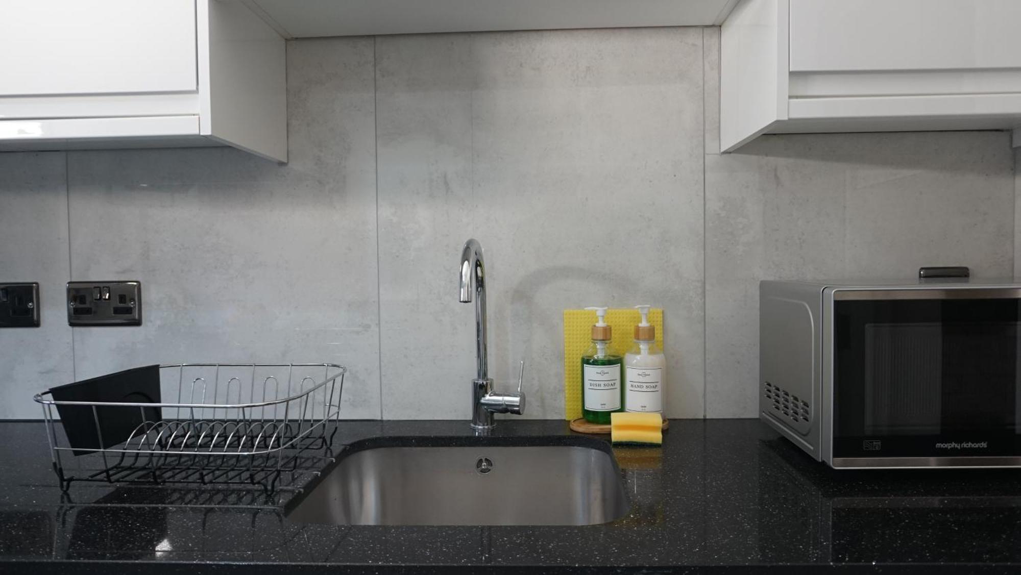 Beautiful London Home Sleeps 6, 2 Minutes To Metro 외부 사진