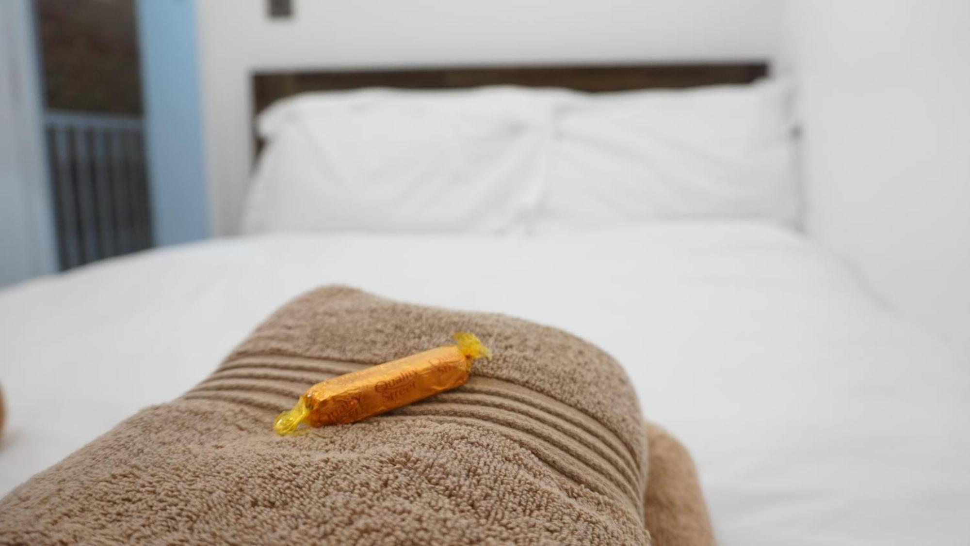 Beautiful London Home Sleeps 6, 2 Minutes To Metro 외부 사진
