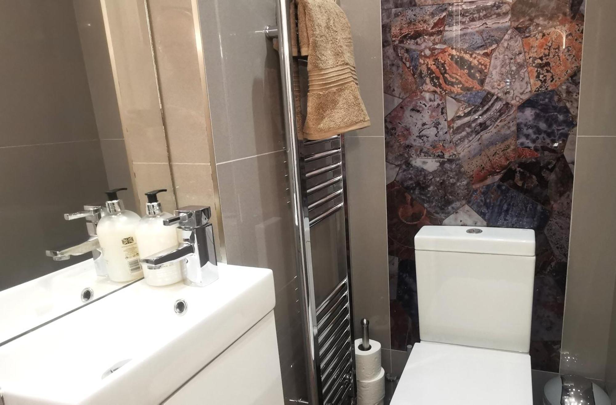 Beautiful London Home Sleeps 6, 2 Minutes To Metro 외부 사진